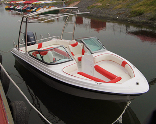 water park speedboat