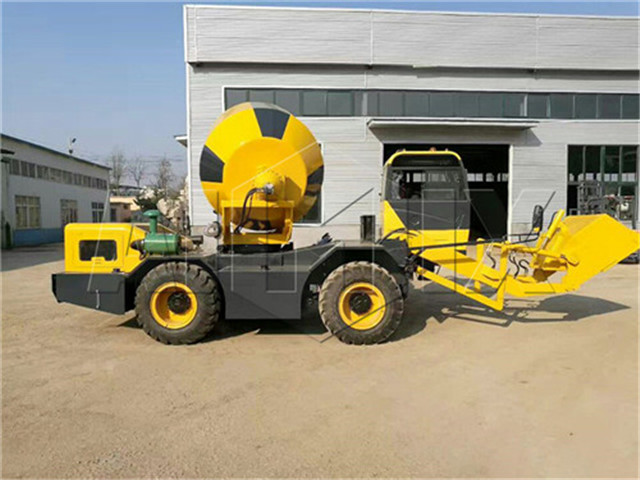 self loading Concrete Mixer