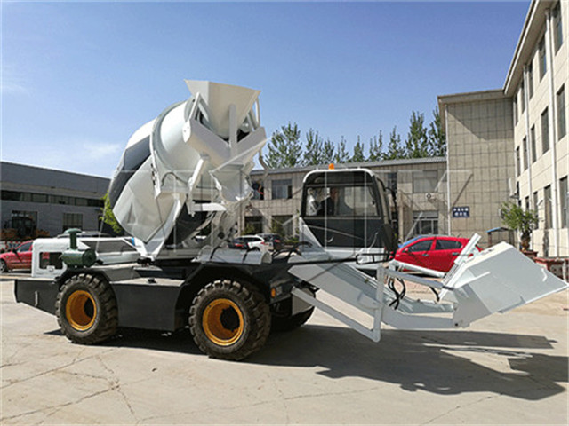 self loading Concrete Mixer China